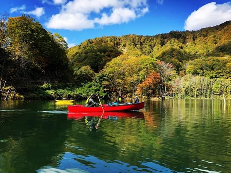 津軽白神湖でカヌーツーリング